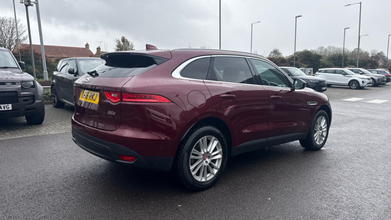 Jaguar F-Pace 2.0d Portfolio 5dr Auto AWD Diesel Estate